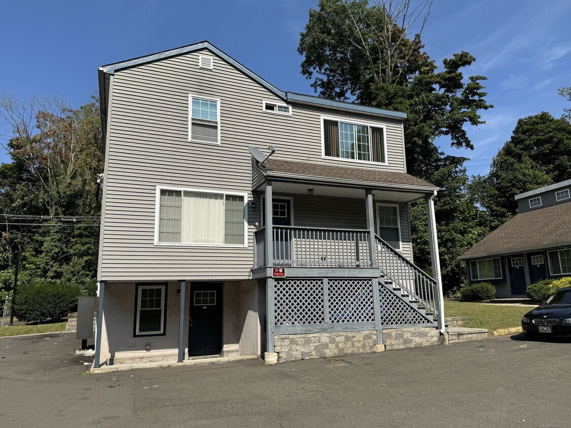 Primary Photo - 83 E Grand Ave