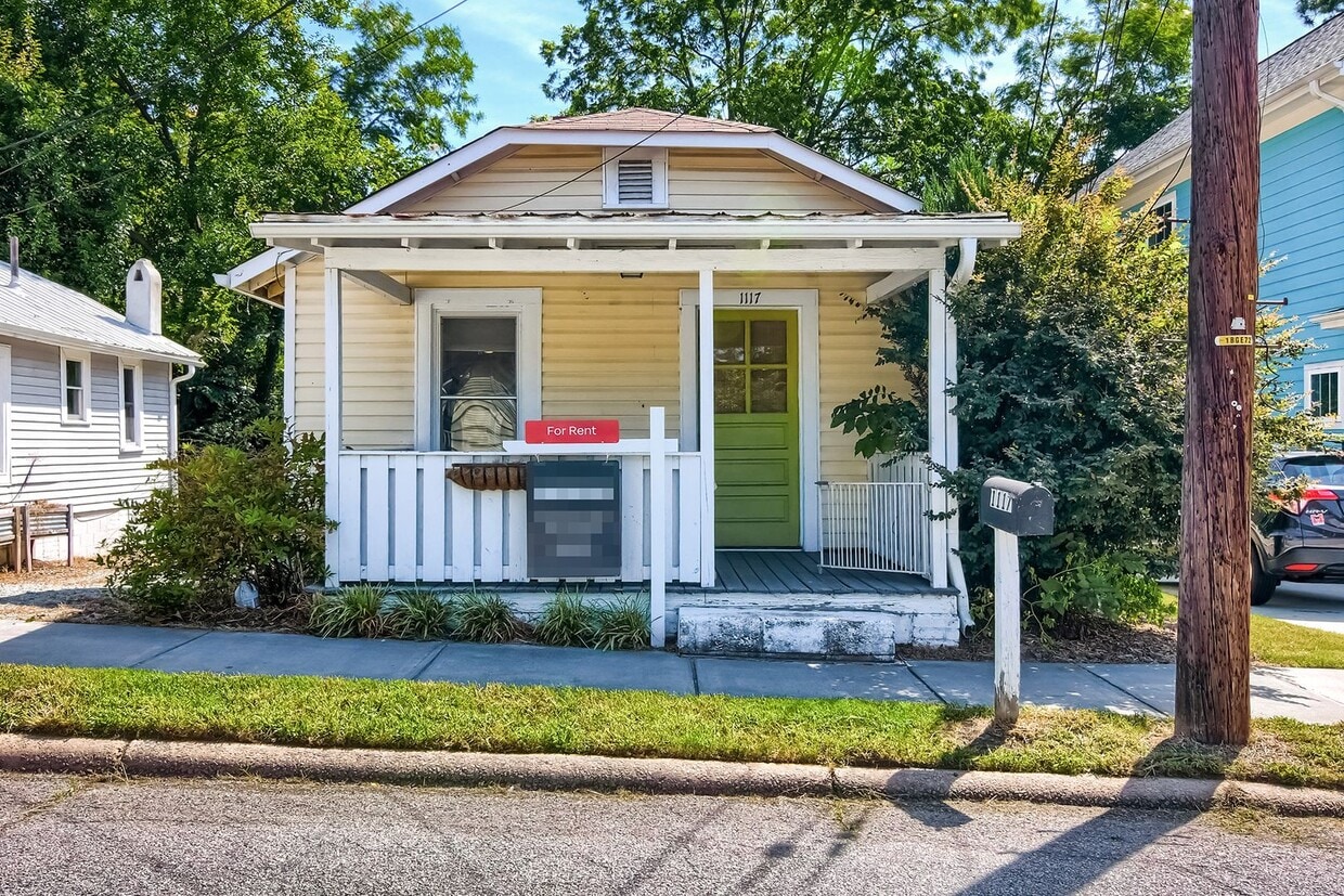 Primary Photo - Cozy & Charming 2br 1920s Bungalow for Ren...