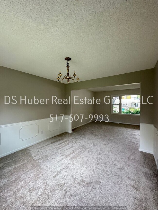 Building Photo - 3501 Sandhurst Dr