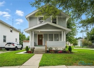 Building Photo - 3725 Leybourn Ave