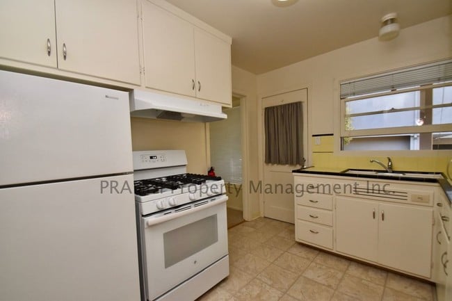 Building Photo - 251 D St