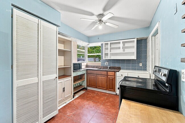 Foto del edificio - 4031 NW 7th Ave
