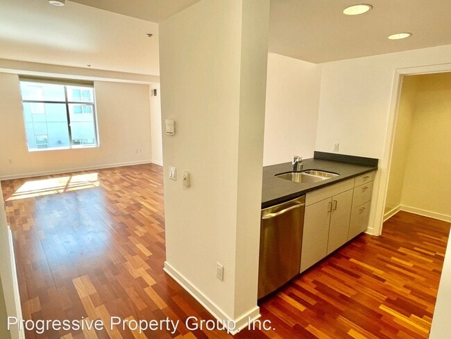 Building Photo - 2 br, 2 bath House - 451 Kansas Street #498