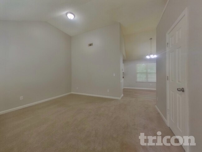Foto del edificio - 3028 Stonebridge Creek Dr