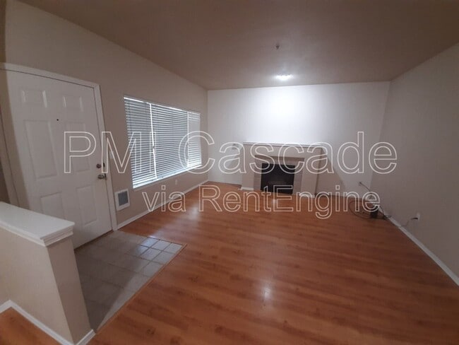 Foto del edificio - 2185 Hammond Ave