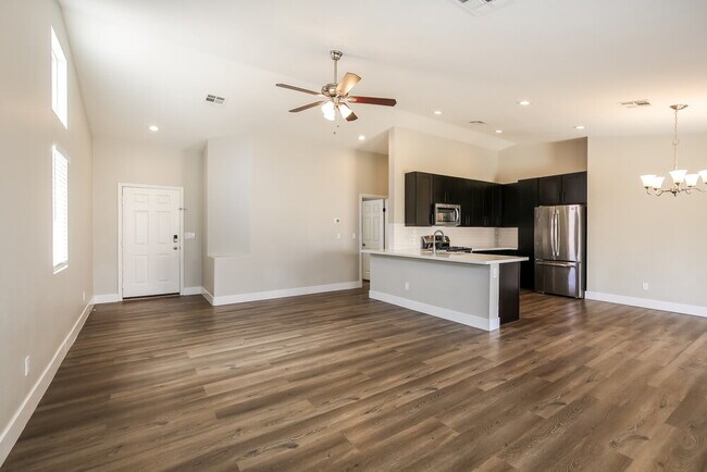 Building Photo - 6126 Magic Mesa St