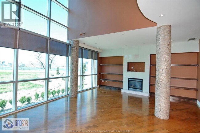 Photo du bâtiment - 1225 Riverside Dr W