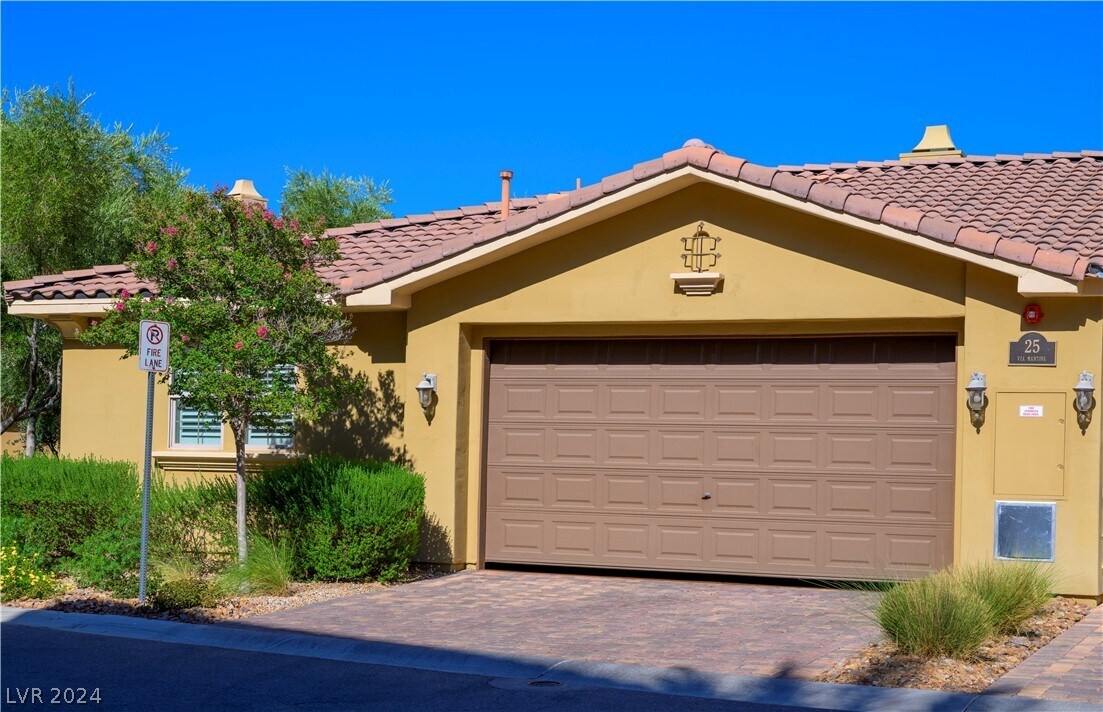 25 Via Mantova, Henderson, NV 89011 Townhome Rentals in Henderson NV
