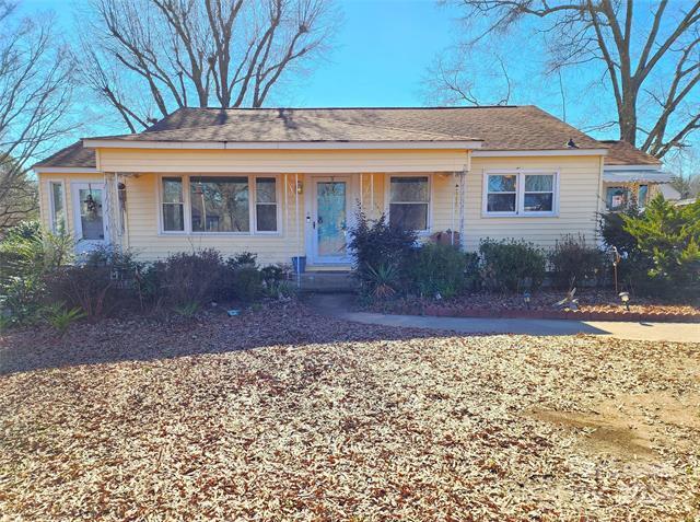 Primary Photo - 2401 Woodsdale Dr