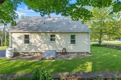 Building Photo - 111 Sayles Hill Rd