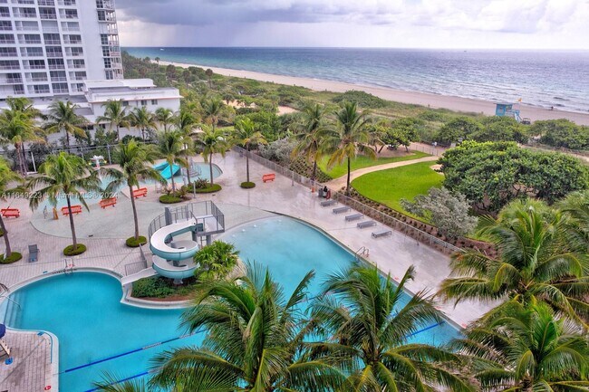 Foto del edificio - 9273 Collins Ave