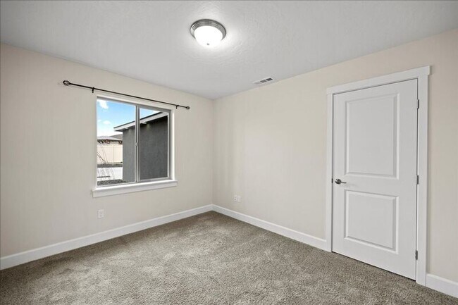 Foto del edificio - 7902 Squamish Ln