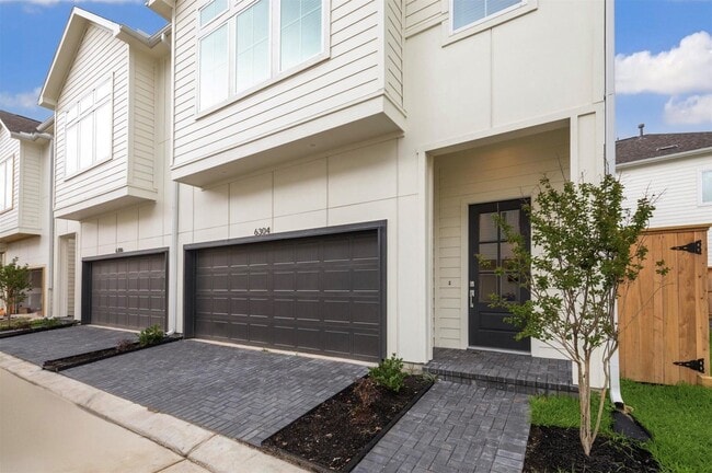 Building Photo - 6304 Brighton Oaks Ln