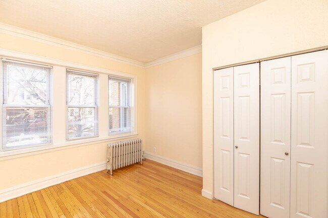 Foto del edificio - 2922 N Albany Ave