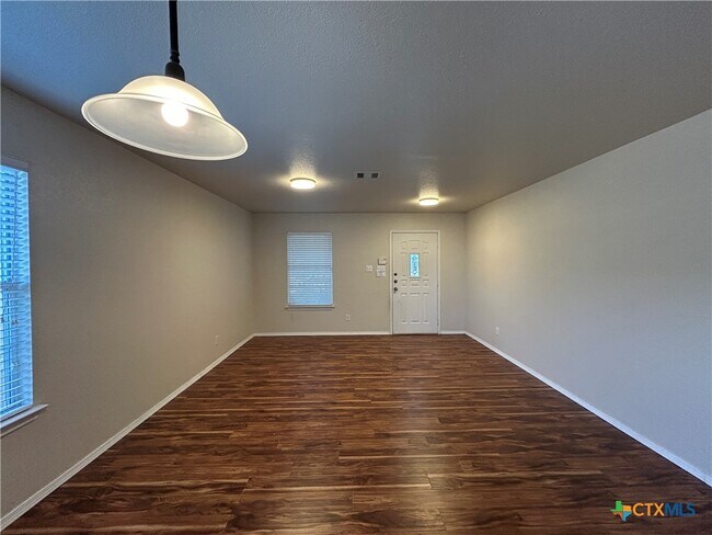 Building Photo - 424 Copper Hill Dr