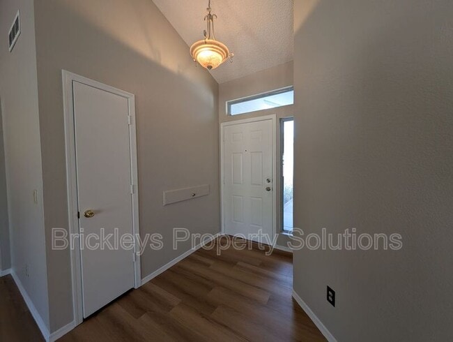 Building Photo - 1878 E Sheffield Ct