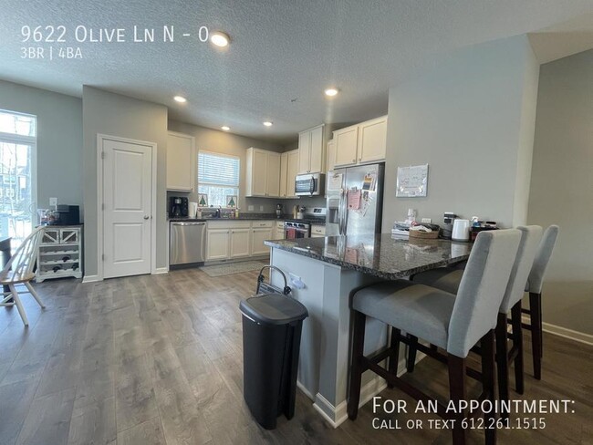 Foto del edificio - 9622 Olive Ln N