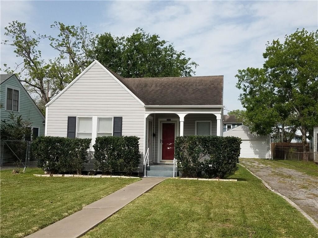 Primary Photo - 2822 Topeka St