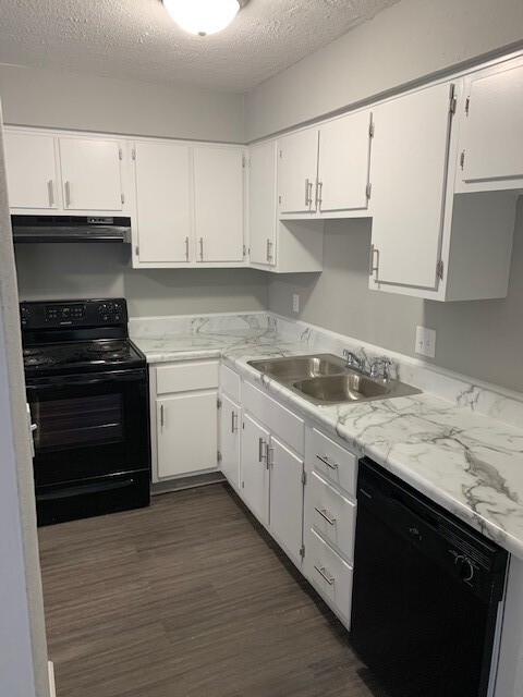 Foto principal - 300 S West St