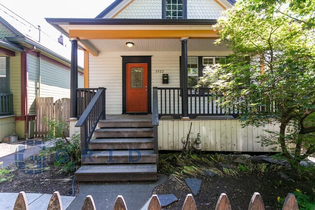 Foto del edificio - Gorgeous 2 Bedroom Victorian Home!