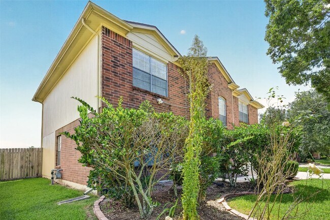 Foto del edificio - 1806 Oak Ridge Dr