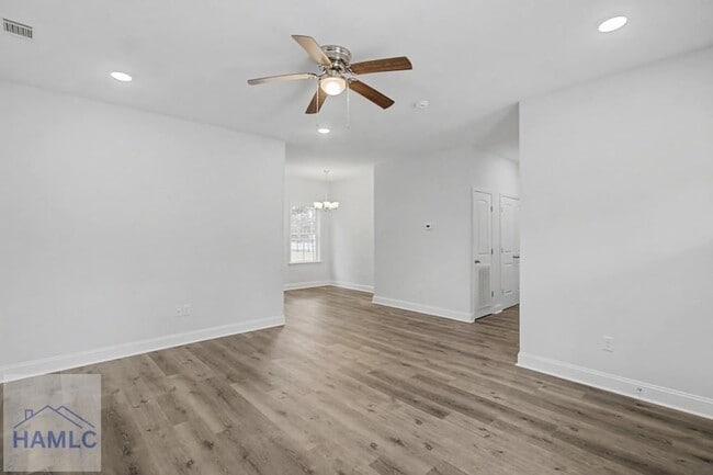 Building Photo - 205 Bagley Ave