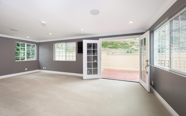 Master suite 2 - 2563 Hutton Dr