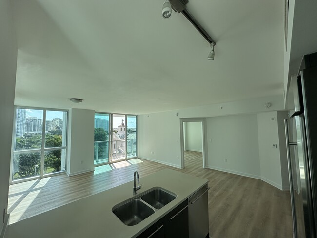 Building Photo - 500 Brickell Ave