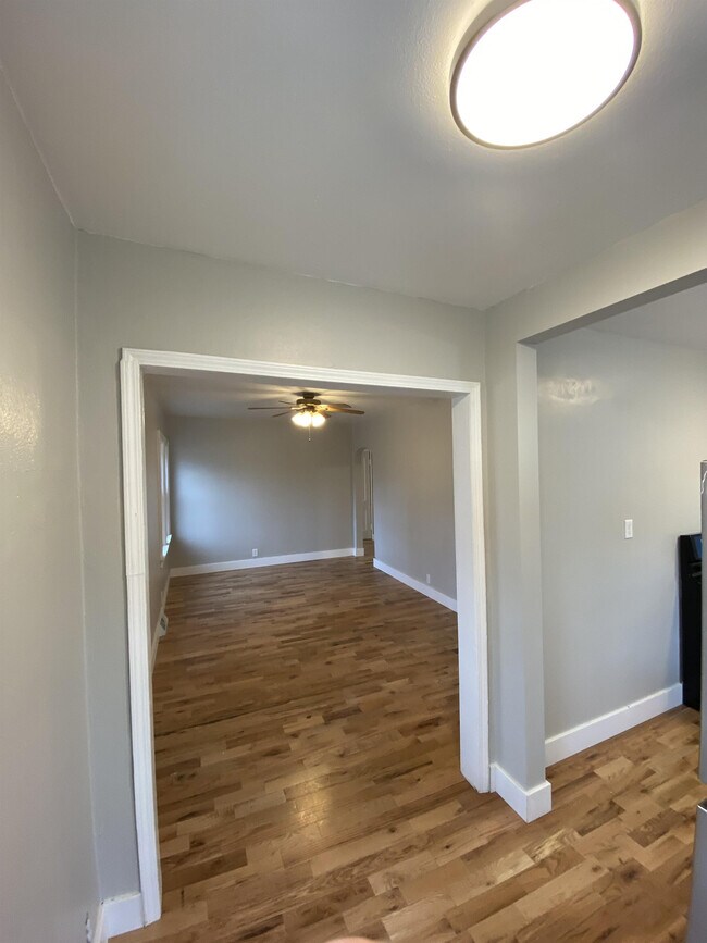 Foto del edificio - 237 S Thorncrest Ave
