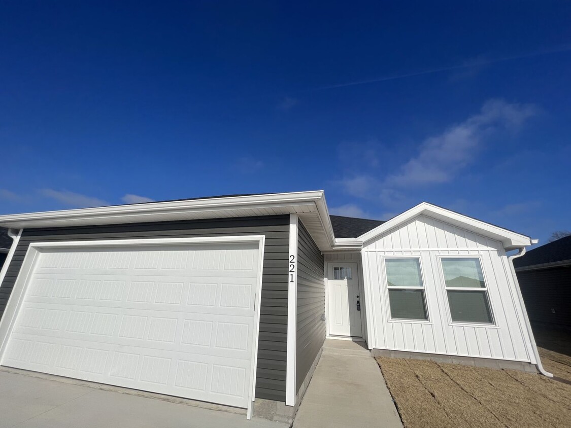 Primary Photo - Welcome to your newly build 3 bedroom/ 2 b...