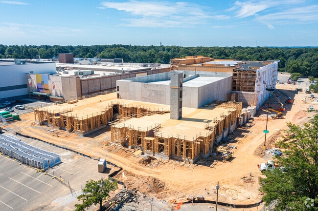 Building Photo - The Rise at Regency