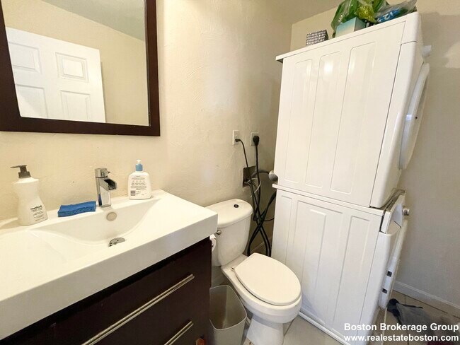 Foto del edificio - 7 Iroquois St