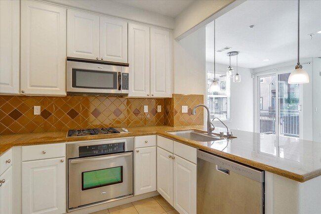 Building Photo - 357 Bautista Pl