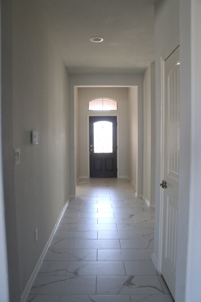 Building Photo - 6814 Colony Rd