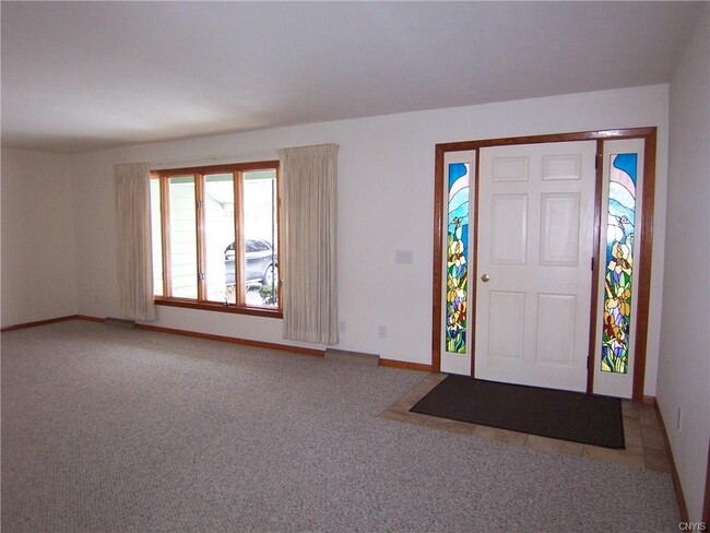 Building Photo - 801 W Hamilton Ave
