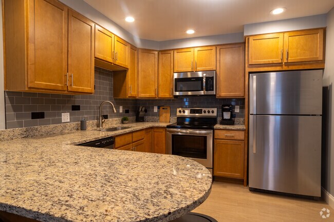 2BR, 2BA - 1,074SF - Kitchen - Pointe Place Development