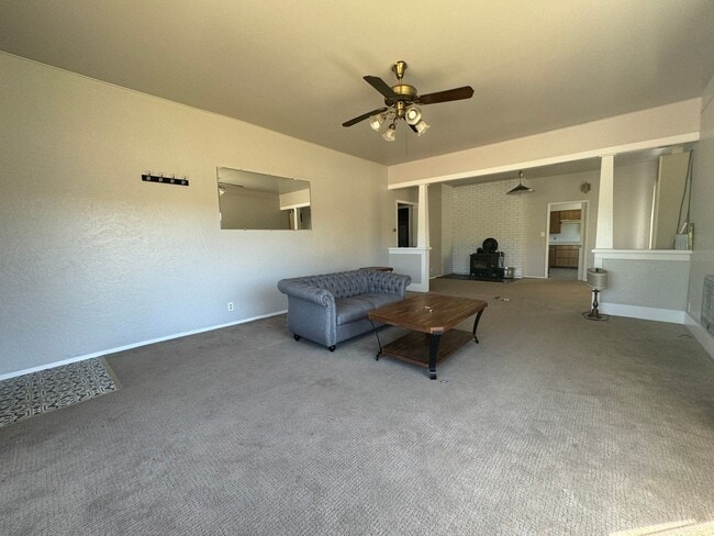 Building Photo - 1304 Riverside Dr