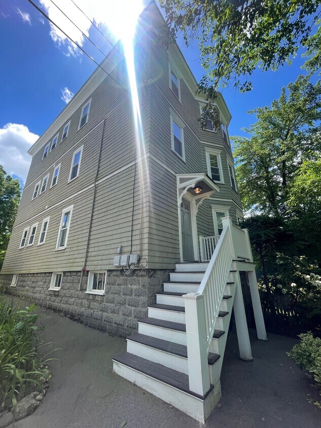 Primary Photo - 1 Belmont Sq