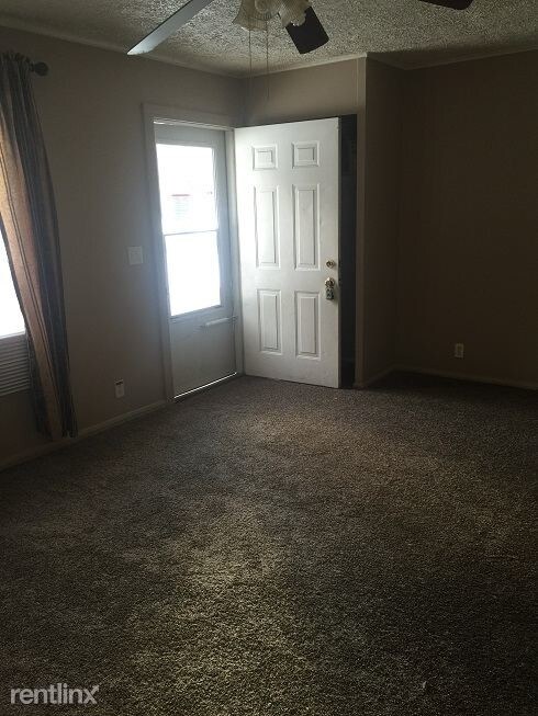 Building Photo - 3 br, 1 bath House - 1314 Warwick Dr