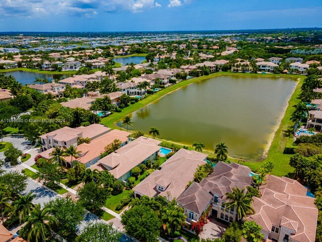Building Photo - 17937 Villa Club Way