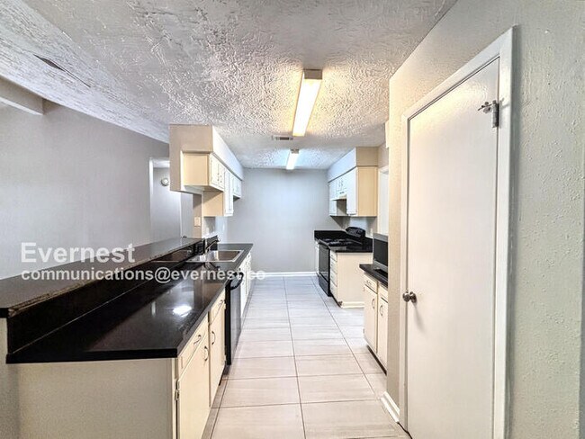 Foto del edificio - 203 Woodvale Dr