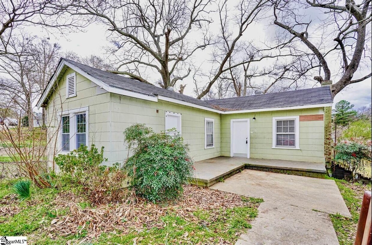 835 Saxon Ave, Spartanburg, SC 29301 House for Rent in Spartanburg