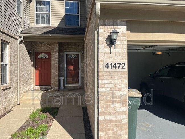 Foto del edificio - 41472 Glade Rd