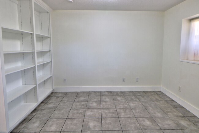 Foto del edificio - Basement Apartment Near Springville Canyon