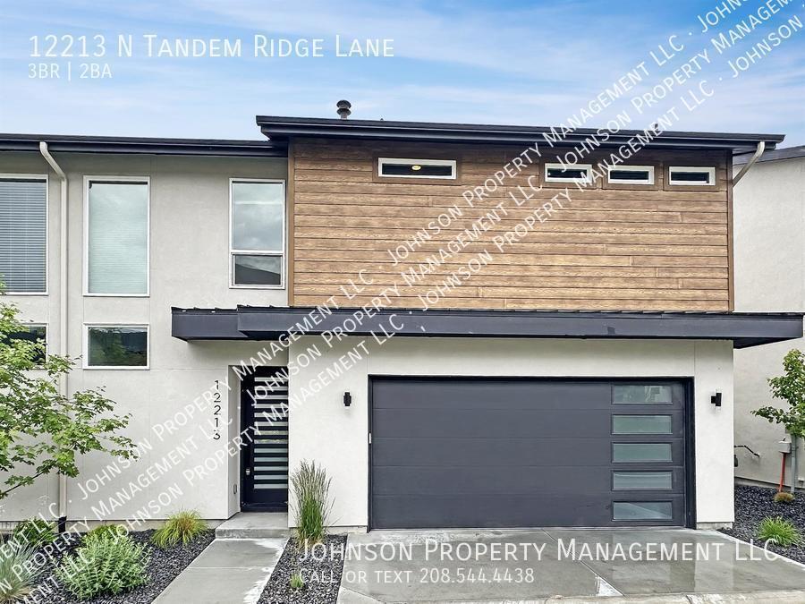 Foto principal - Modern Townhome Living in Eagle Foothills ...