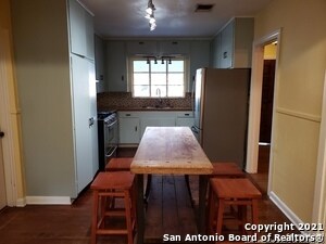 Foto del edificio - 118 E Elmview Pl