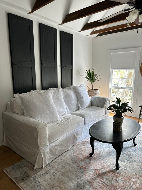 MazyckWraggborough Apartments for Rent with Hardwood Floors