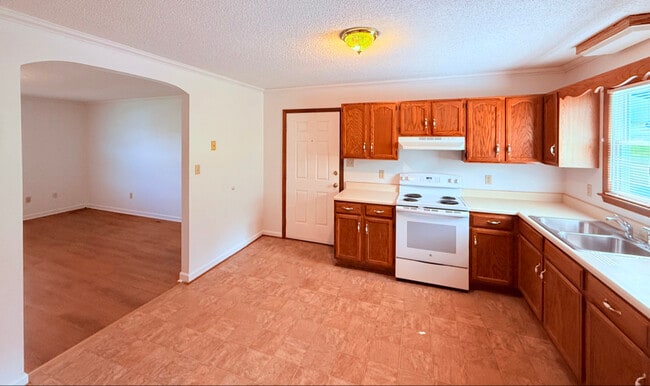 Building Photo - 13728 Heath Brothers Dr