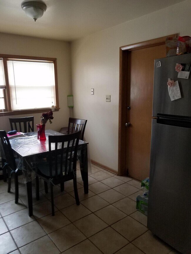 Building Photo - 5250 N Mohawk Ave