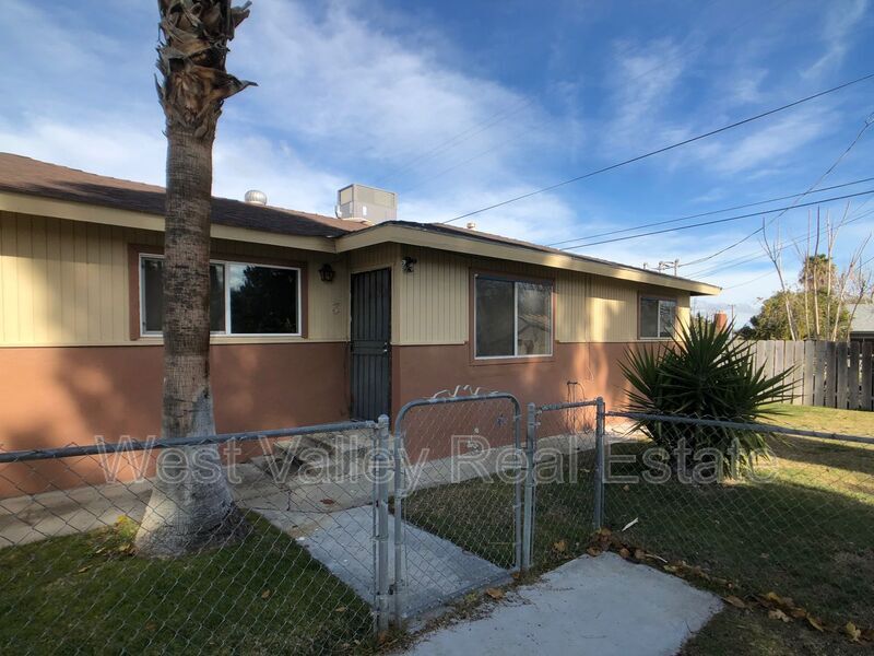 Primary Photo - 904 Stanislaus St